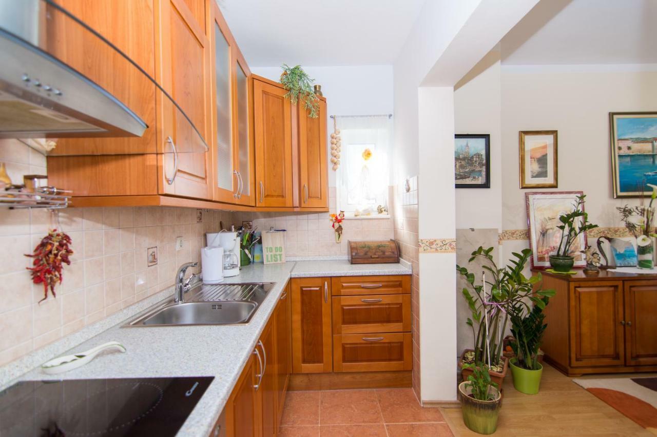Apartmani Mm Trogir Exteriör bild